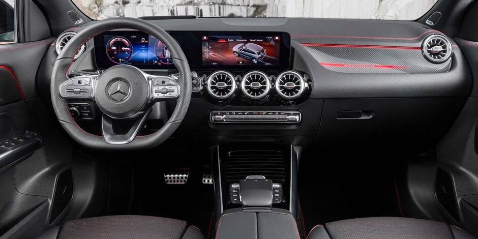 MERCEDES GLA 200 AMG+